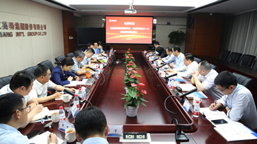 省国贸集团党委副书记、、、总司理孙建华一行到一定发集团调研指导